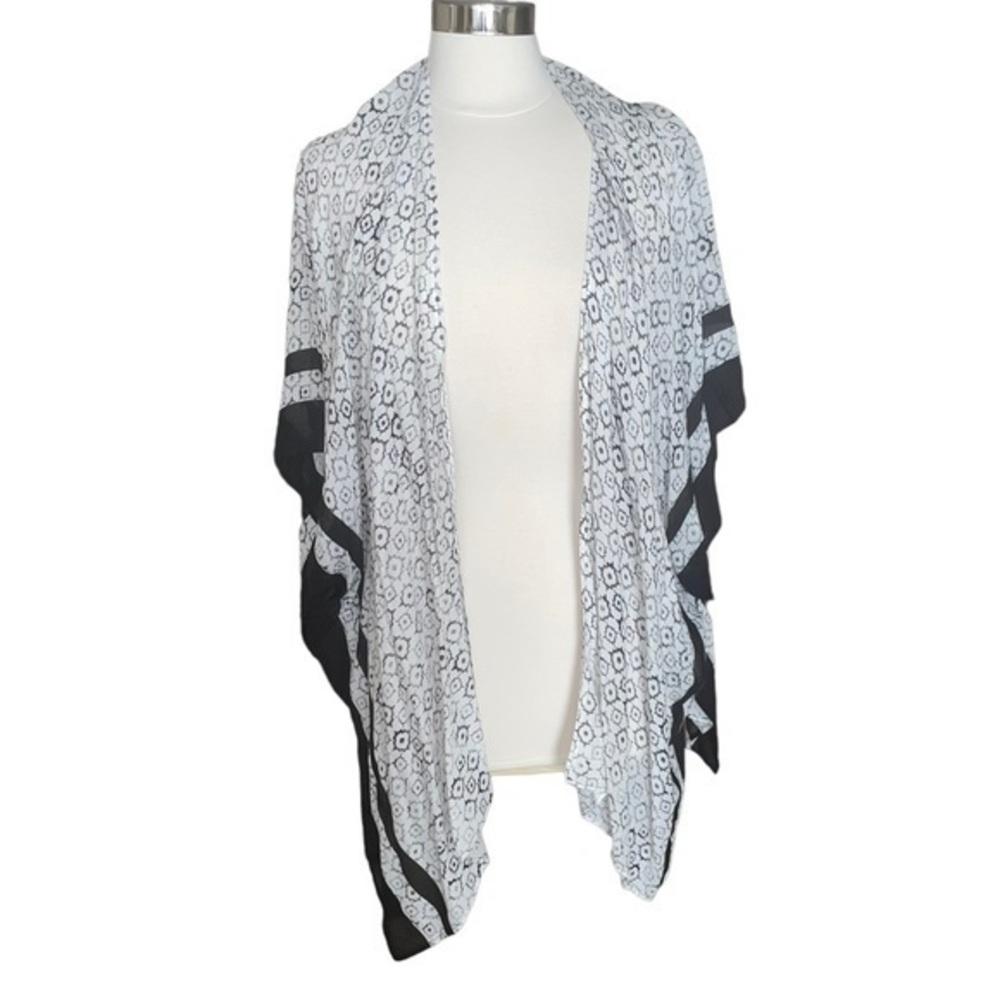 Mario Serrani lightweight Shaw in a black and white print, womens one size
